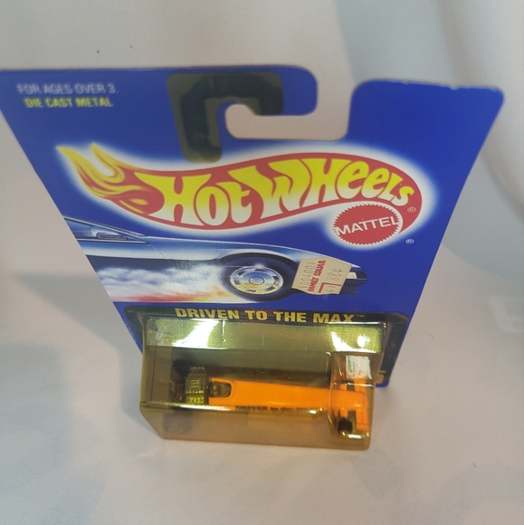 Hot Wheels Driven To The Max 1992 - Picture 2 of 3